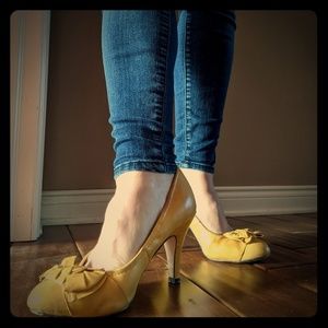 Yellow Leather Seychelles Pumps sz 7
